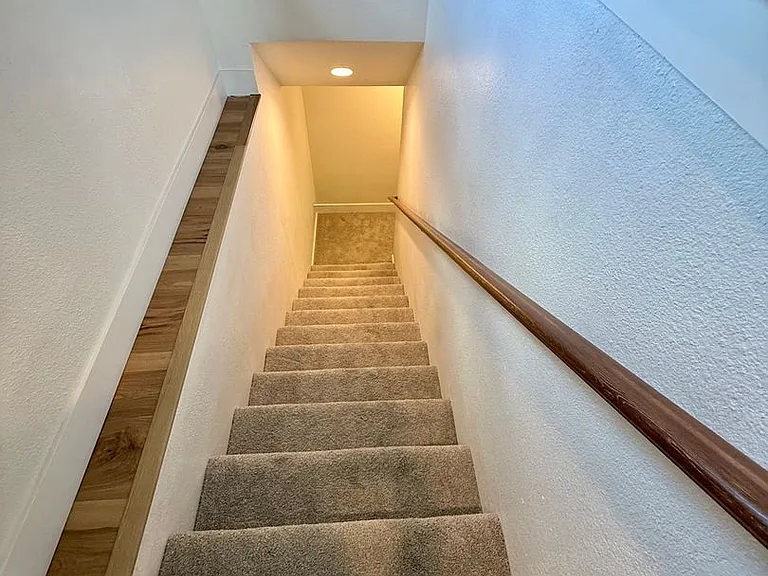 6465 Macarthur Dr — Photo 18