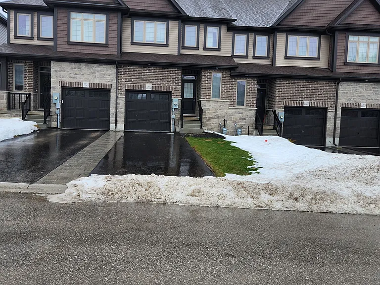 1022 Wright Dr — Photo 1