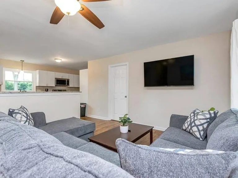 6800 Elm Forest Dr — Photo 2