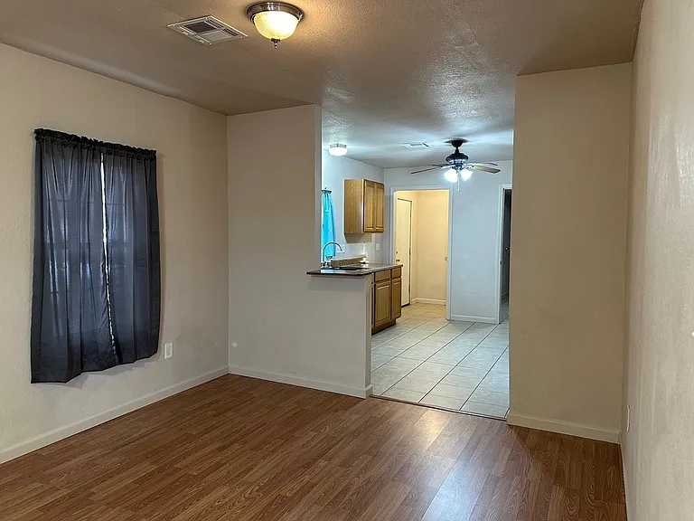 1517 N Jackson St — Photo 10