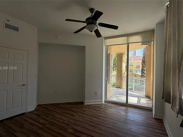 3001 NE 185th St #129 — Photo 19
