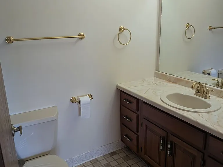 1408 Strongs Ave — Photo 16