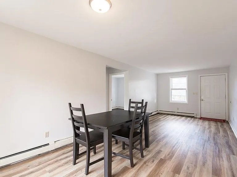 288 Duane Ave — Photo 13