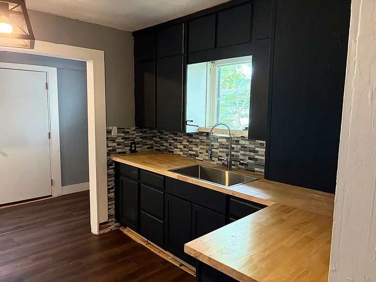 210 N 19th St — Photo 5