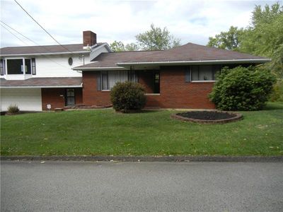 135 Bennington Rd, Hopwood, PA, 15445