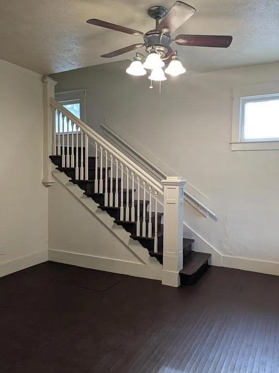 1004 East Walnut Street — Photo 3