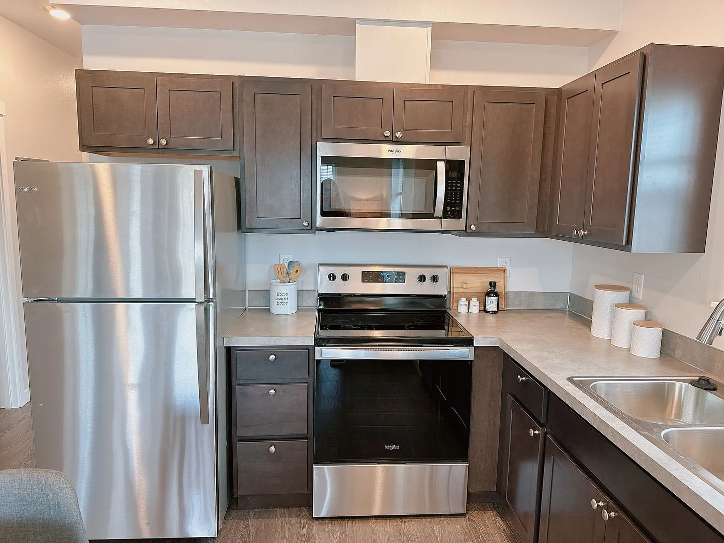 600 E Maple St — Photo 2