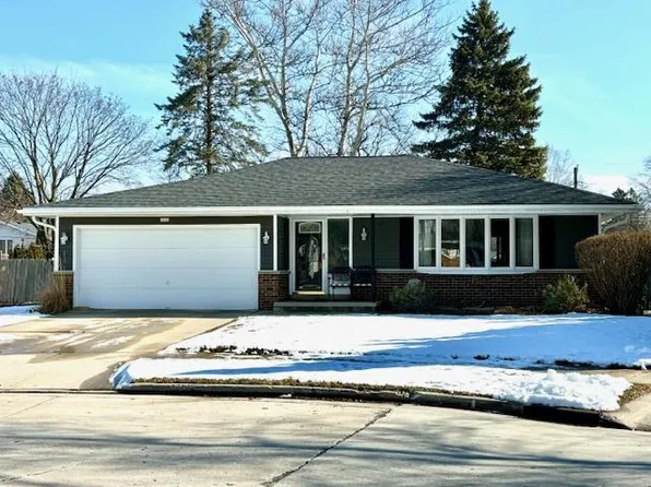2803 North Apache ROAD, Sheboygan, WI 53083