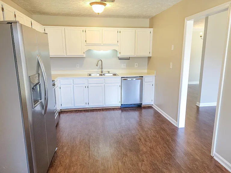 2935 Chillingworth Dr — Photo 9