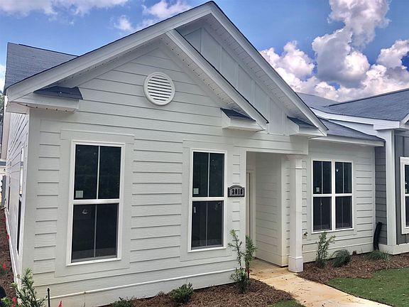 2nd image of 3018 Stanhope Dr