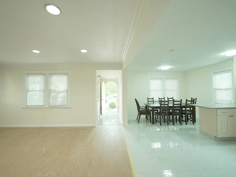 72 Berkshire Rd — Photo 3