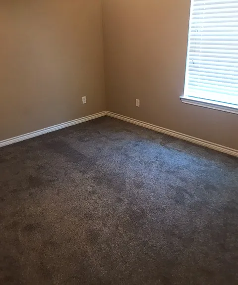1914 Daisy Way — Photo 12