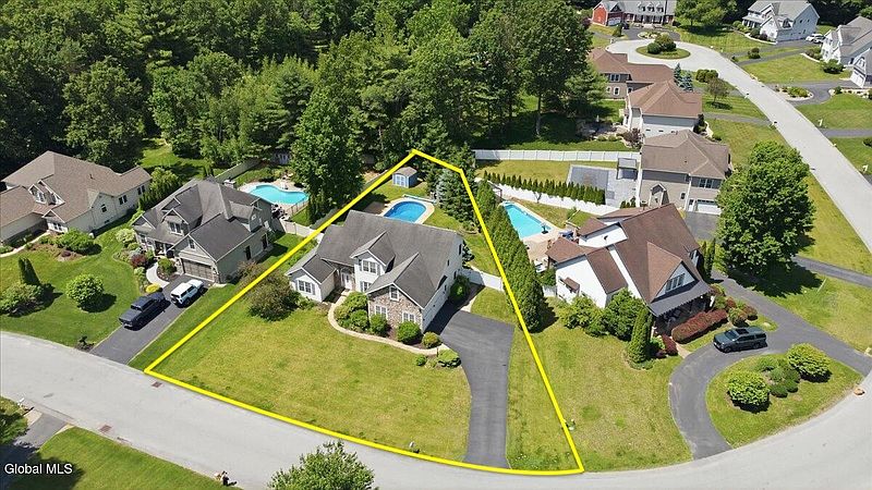 2nd image of 117 Cobble Hill Drive