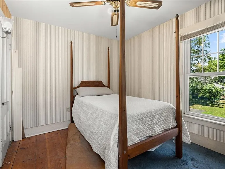 20 Stark Ave — Photo 17