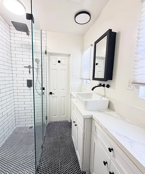 2840 S Mansfield Ave — Photo 7