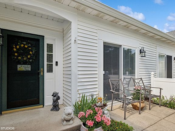 2nd image of 2326 Meadowcroft Ln