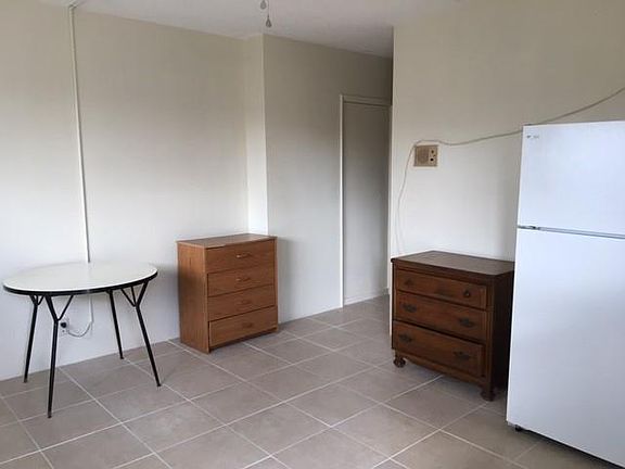 5th image of 2715 NE 32nd St #2719
