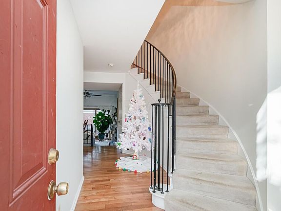 2nd image of 2861 Chateau Cir #22-22-22