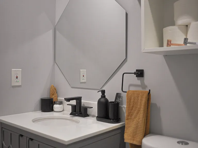 Master Batnroom - Walk-In Shower