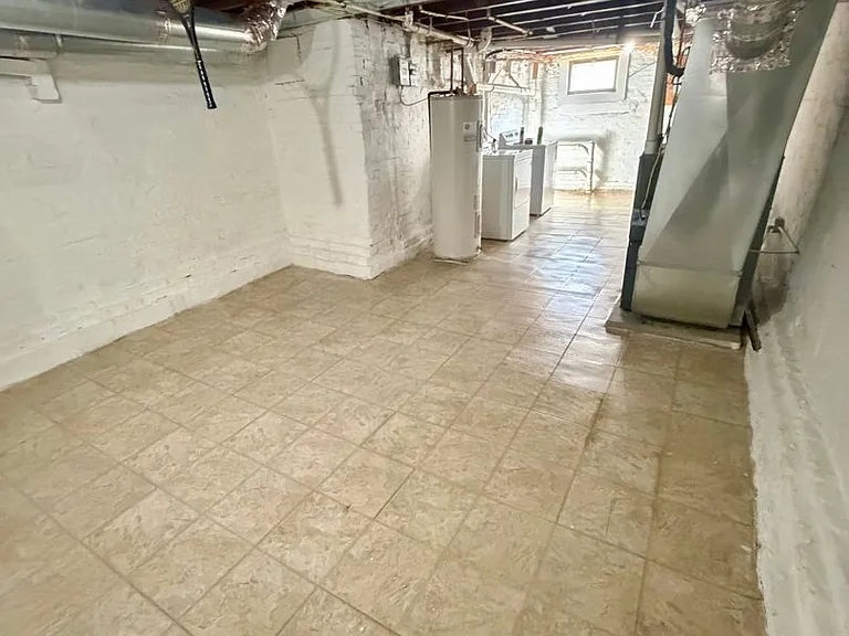 411 E Lorraine Ave — Photo 4