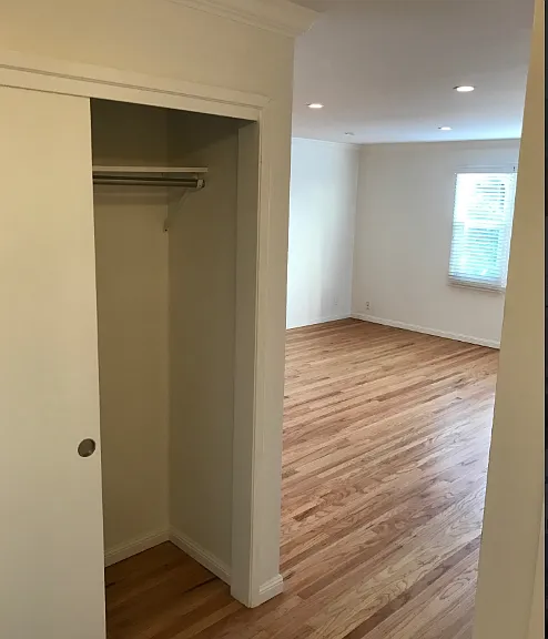 311 Lester — Photo 15