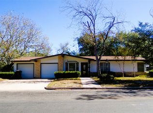 504 N West St, Weimar, TX 78962