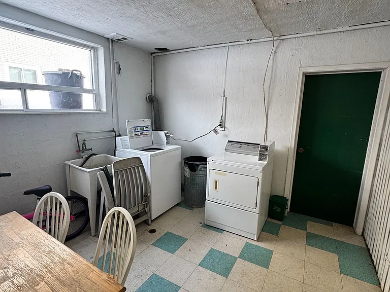 13 Queen St #1 — Photo 8