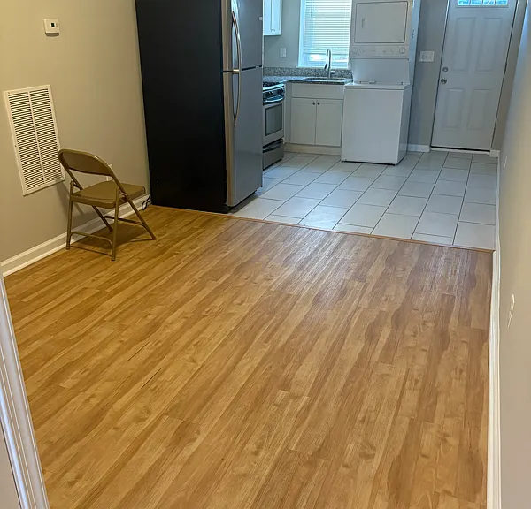 1207 James St — Photo 4
