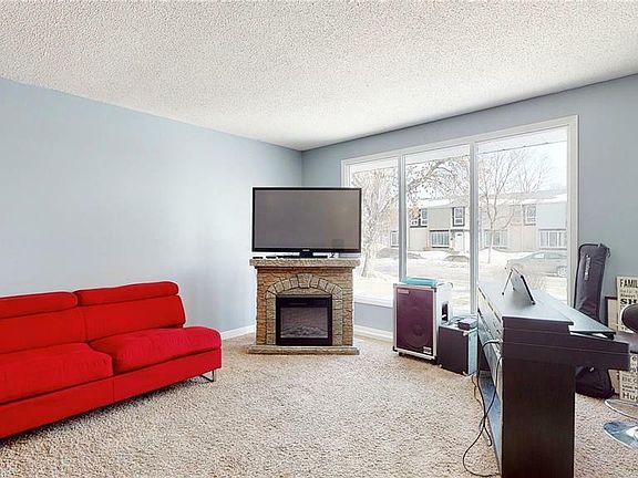 5th image of 320 Oakview Dr