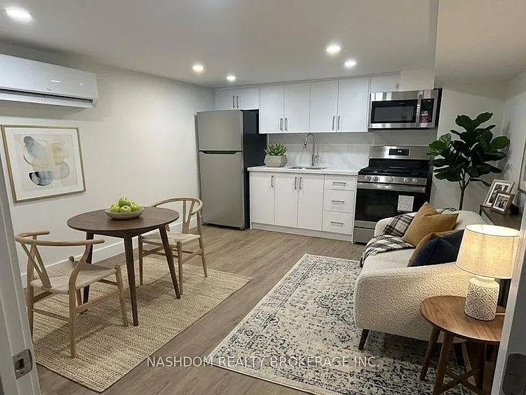 259 John St S #1 — Photo 2
