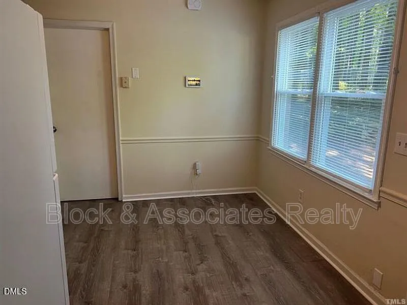 Not in a Subdivision — Photo 4