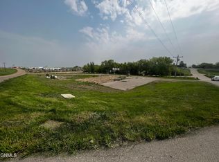 10 72nd St E, Williston, ND 58801