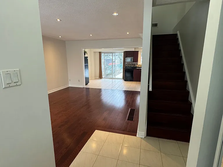 1025 Blairholm Ave #-UPPER LEVEL — Photo 4
