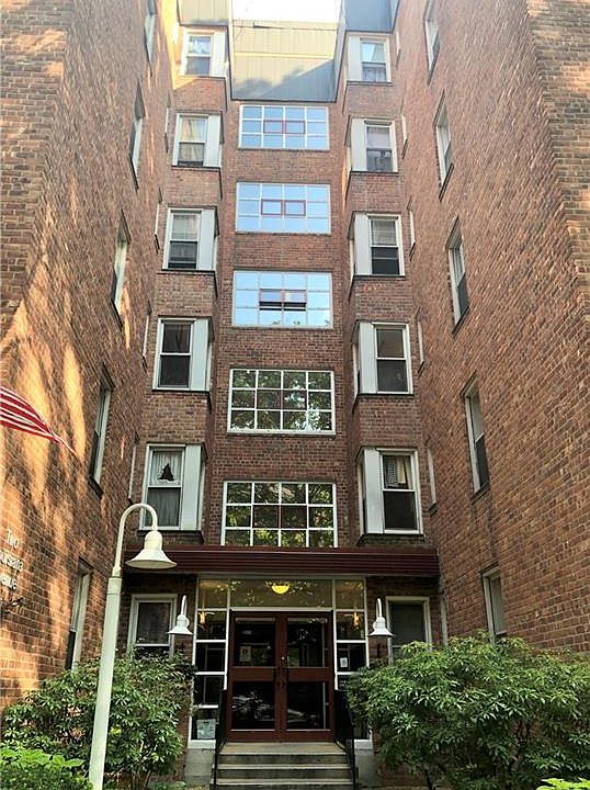 1st image of 2 Louisiana Ave APT 5E