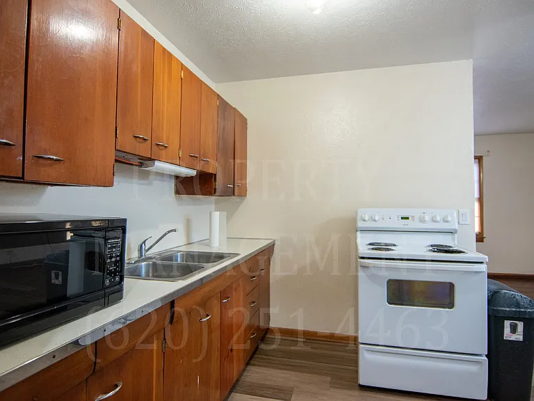 1418 Velma Dr — Photo 4