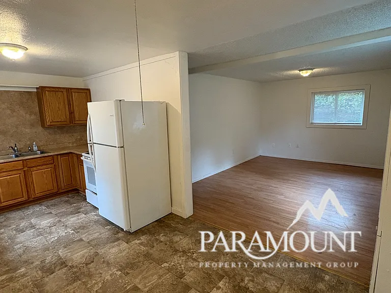 322 Willow St — Photo 6
