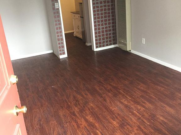 4th image of 1941 Wilcox Ave APT 14