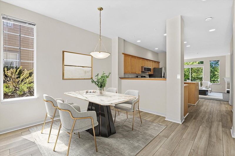 4th image of 9217 122nd Court NE #112