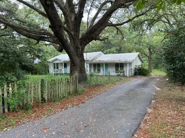 7293 Broadview Dr E, Theodore, AL 36582
