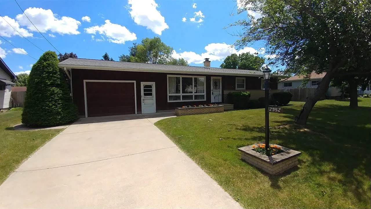 2952 Cadillac Dr photo 1