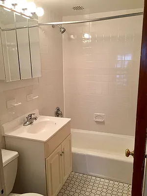 Rented by City Connections Realty | media 9