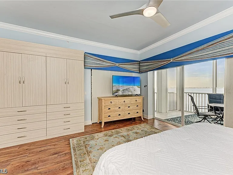 14813 Laguna Dr #401 — Photo 28