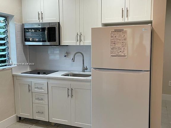 5th image of 639 Tamiami Blvd #639