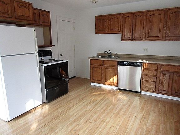 2nd image of 602 N Cedar St