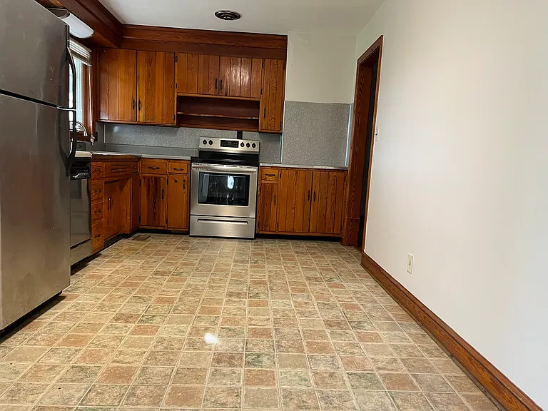 335 Smith St — Photo 19