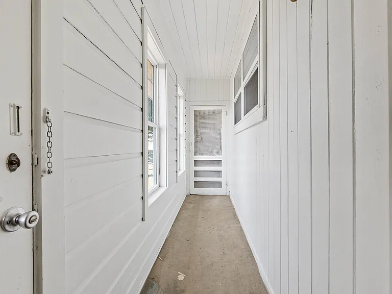 32300 Proctor Ave — Photo 11