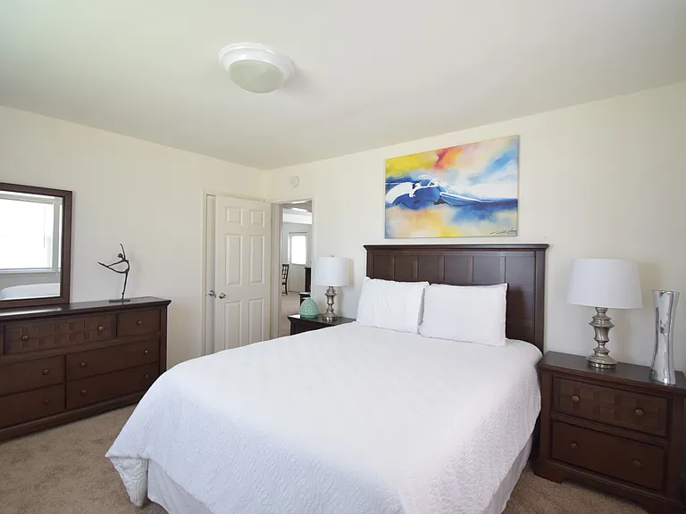 Stansbury Manor Apartments & Townhomes — Photo 18