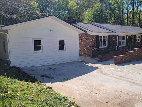 4th image of 5686 Woodland Dr