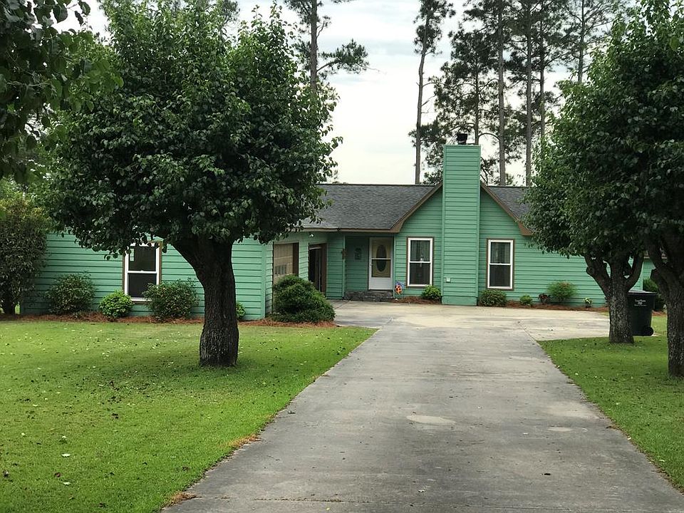 1st image of 635 Woodlake Cir