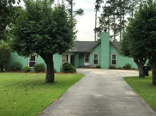 635 Woodlake Cir, Douglas, GA 31535